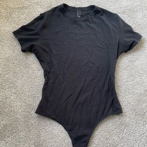 Skims Black Tee Shirt Bodysuit in Medium